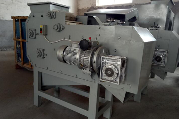 semi-automatic mechenical cashew nut cutting machine